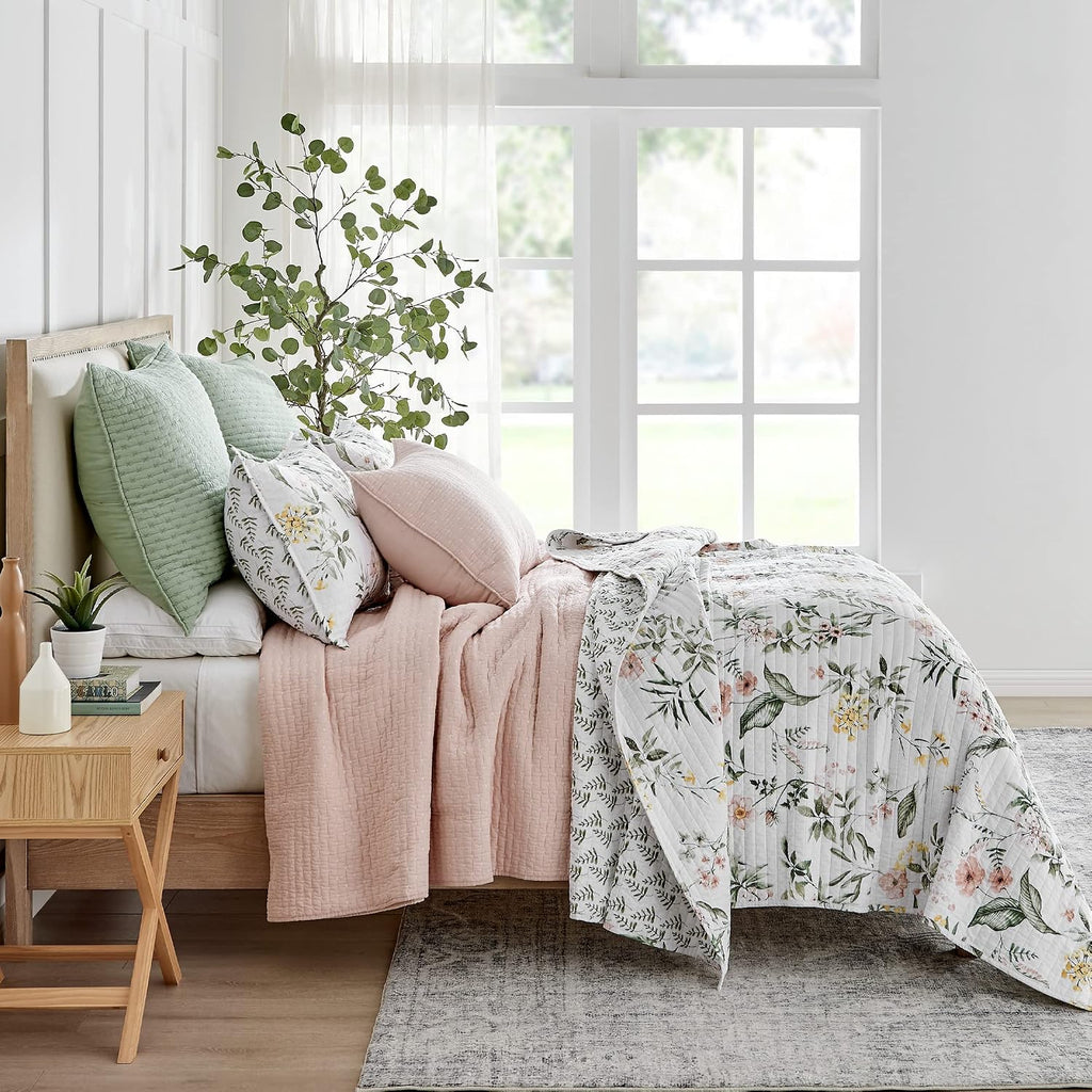 Levtex Home Viviana Reversible Twin XL/Twin Quilt Set (68x86in) with 1 Pillow Sham (26x20in) - Floral - Blush, Green, White - 100% Cotton Twin Size Quilt Bedding Set - Lightweight, Soft, Pre-Washed