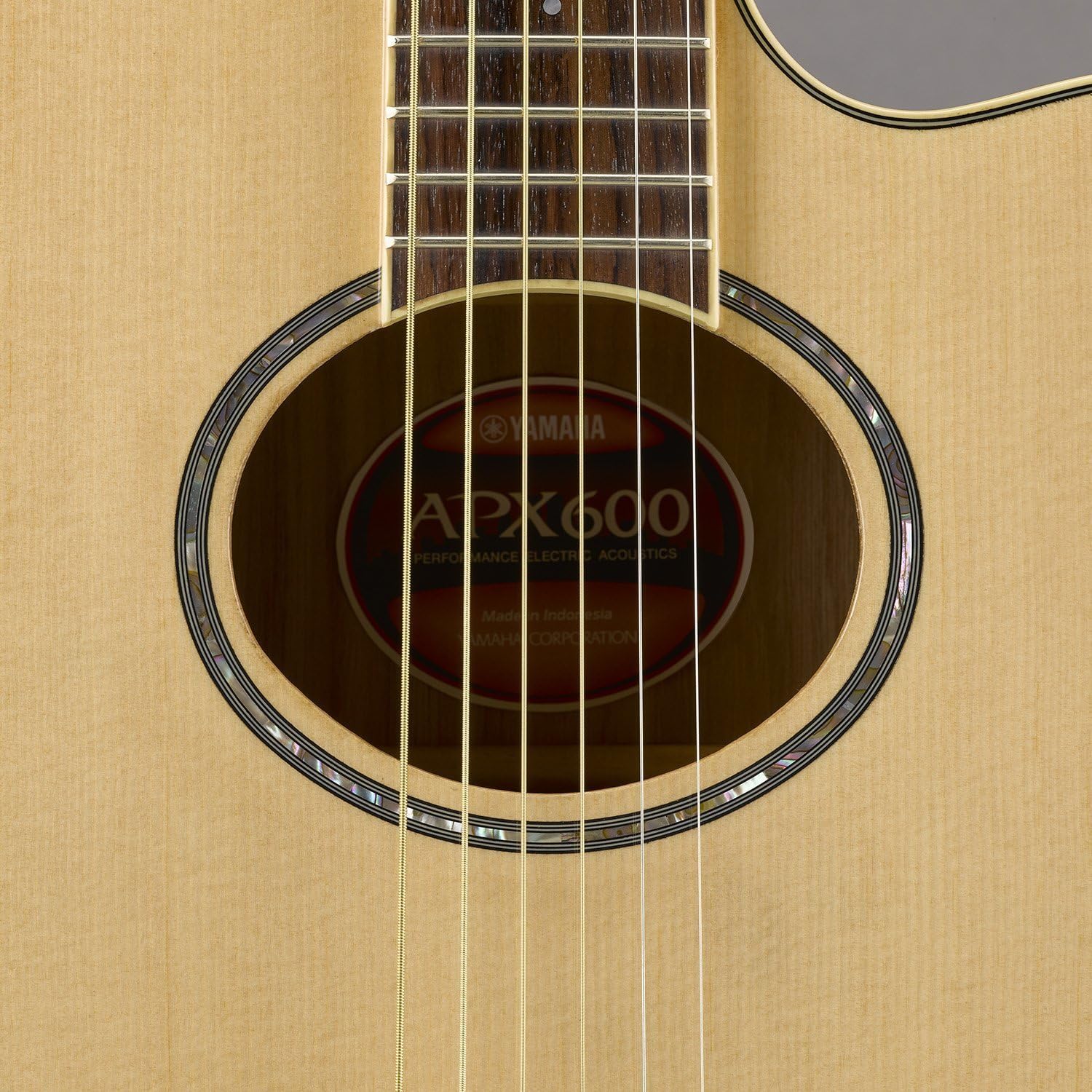 Yamaha APX600 NA Thin Body Acoustic-Electric Guitar, Natural