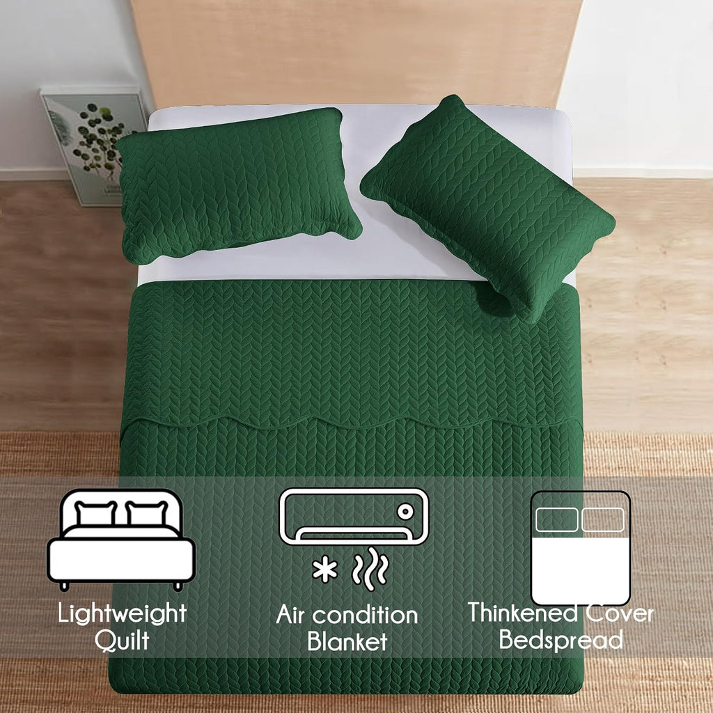 MOONLIGHT20015 Twin Quilt Bedding Set (68' x 86') - Bulk Pack of 10 Wholesale for Hotels, Guest Bedroom & Airbnbs - Lightweight Microfiber Reversible Embossed Quilts Bedspreads (Emerald)