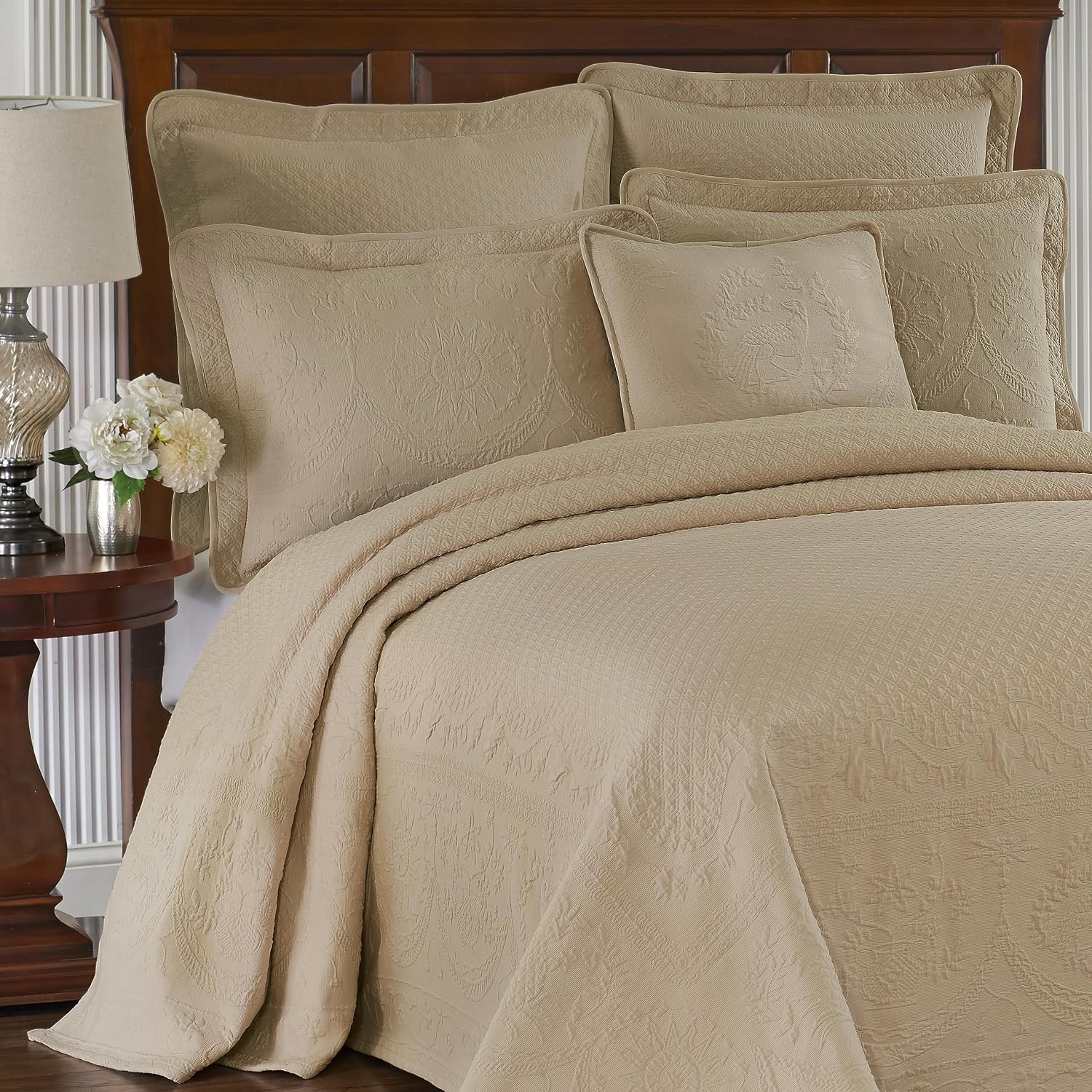 King Charles Modern Farmhouse Floral Matelasse Bedspread, 100% Cotton Breathable Bedding, King/CalKing, Birch