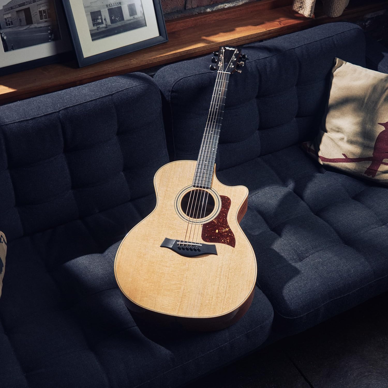 Taylor 314ce Studio Acoustic-electric Guitar - Natural