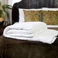 Silk Bedding Direct. Premium Mulberry Silk-Filled Duvet Insert. Summer Bliss (4 Tog). Queen Size, 90' x 90'. A Hypoallergenic Haven, Enveloping Your Dreams in Pure Mulberry Silk.