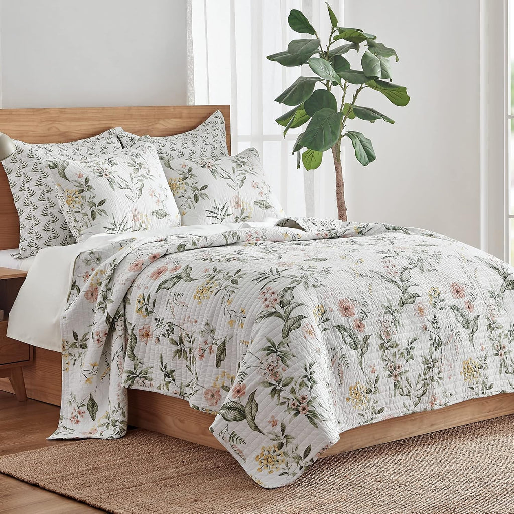Levtex Home Viviana Reversible Twin XL/Twin Quilt Set (68x86in) with 1 Pillow Sham (26x20in) - Floral - Blush, Green, White - 100% Cotton Twin Size Quilt Bedding Set - Lightweight, Soft, Pre-Washed