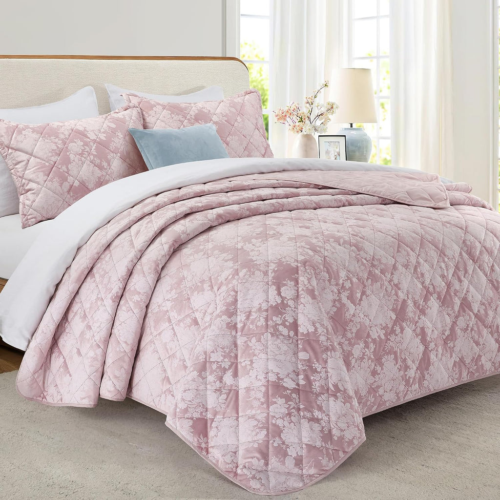 IR Imperial Rooms Velvet King Quilt Size Comforter Bedding Set 3 Pcs - (106'x96') Bedspread Coverlet + 2 Pillow Shams All-Season Quilt Lightweight Diamond Pattern (Baby Pink)