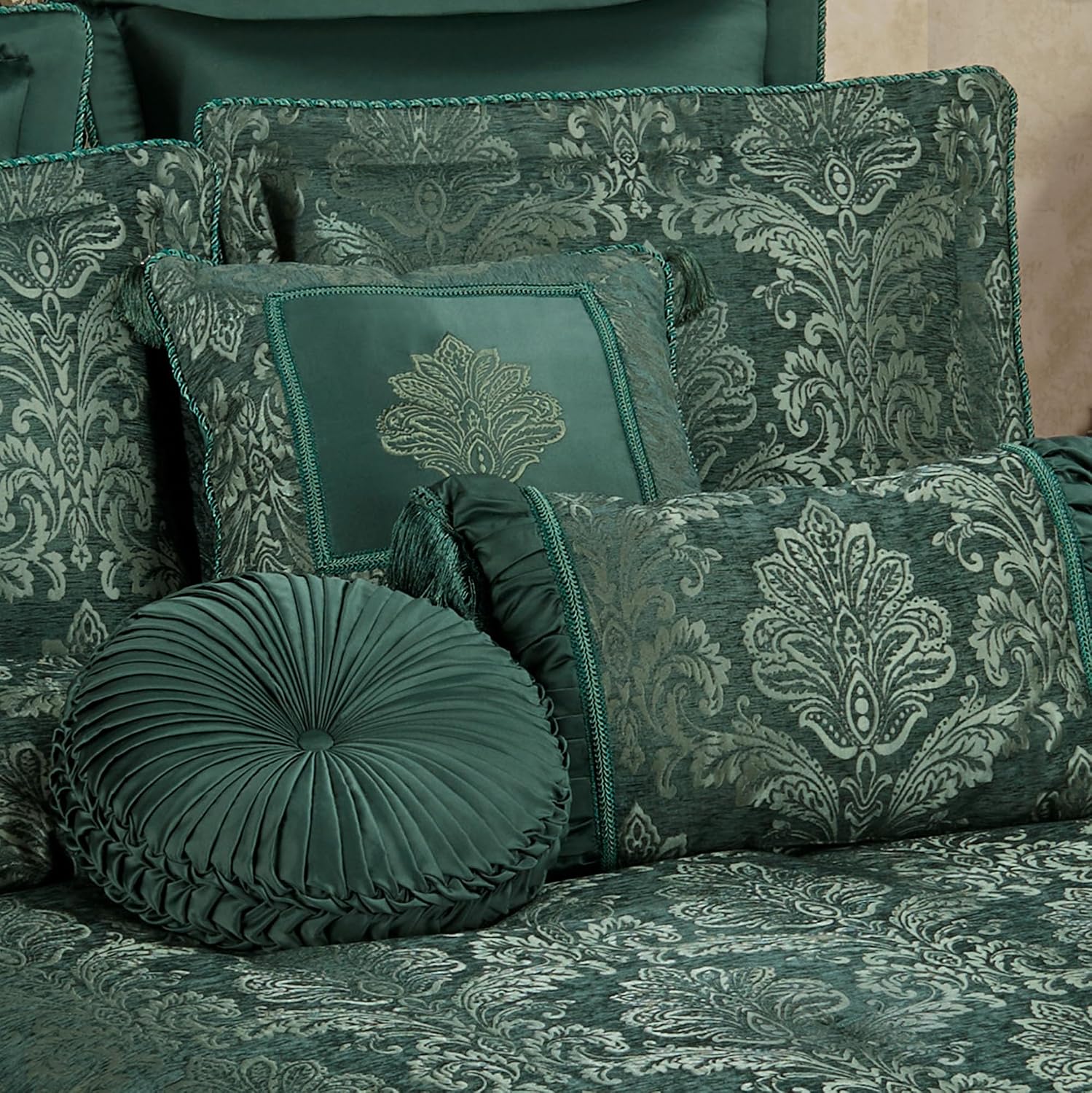 Camelot Luxury Bedding | Emerald Green | Matte Satin Damask on Richly Textured Jacquard-Woven Chenille | 7 Piece Set Includes Queen Comforter, Bedskirt, 2 Standard Shams, and 3 Decorative Pillows