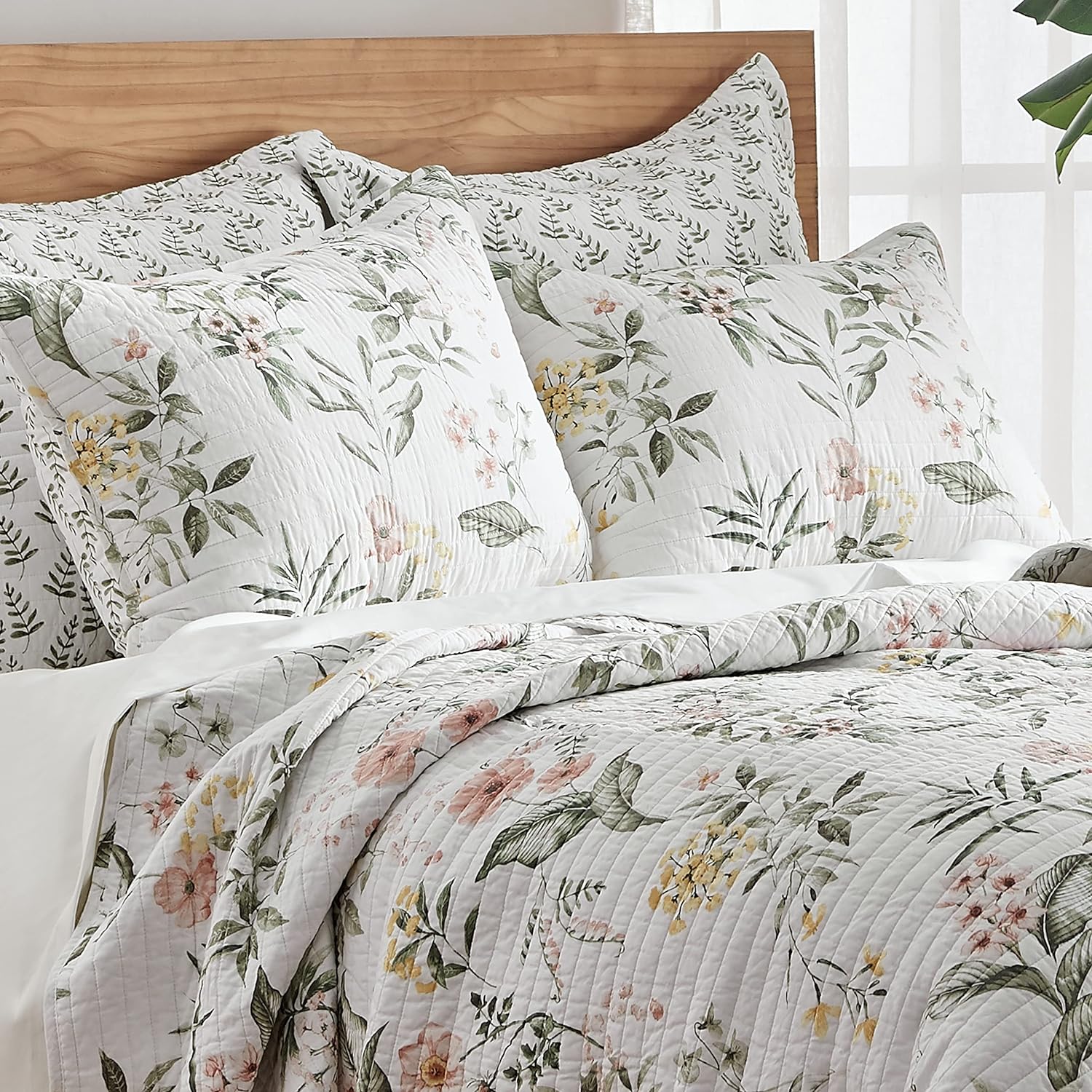 Levtex Home Viviana Reversible Twin XL/Twin Quilt Set (68x86in) with 1 Pillow Sham (26x20in) - Floral - Blush, Green, White - 100% Cotton Twin Size Quilt Bedding Set - Lightweight, Soft, Pre-Washed