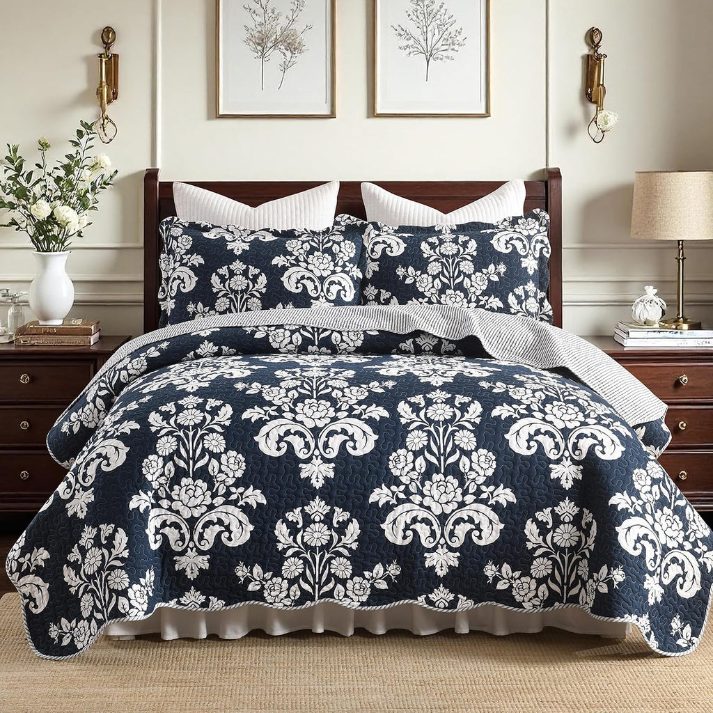 King Size Quilt Set, 100% Cotton Navy Blue Quilted Bedspread Set, Navy Blue White Floral Pattern Farmhouse Reversible Quilt Bedding Set for All Season, 3-Piece Quilt Set