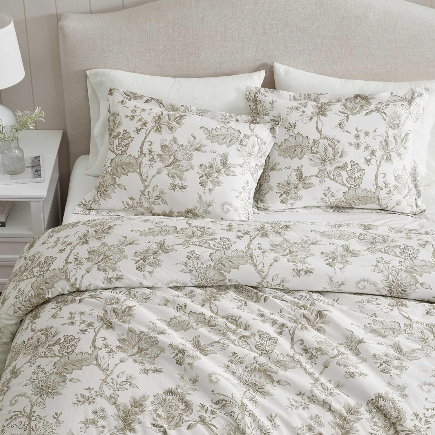 Martha Stewart - Queen Duvet Cover Set, Smooth Sateen Front with Subtle Sheen & Lightweight Cotton Percale Reverse, 3 Piece Bed Set with Matching Pillowcases (Avery Floral Grey)