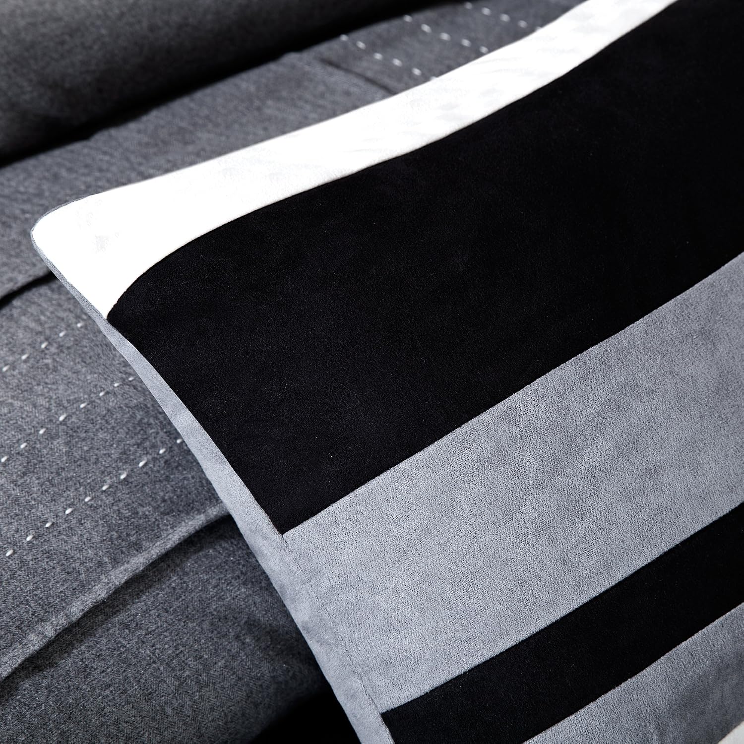 Madison Park Cozy Comforter Set Casual Blocks Design All Season, Matching Bed Skirt, Decorative Pillows, Cal King(104'x92'), Bridgeport Herringbone, Black Dark Grey, 7 Piece