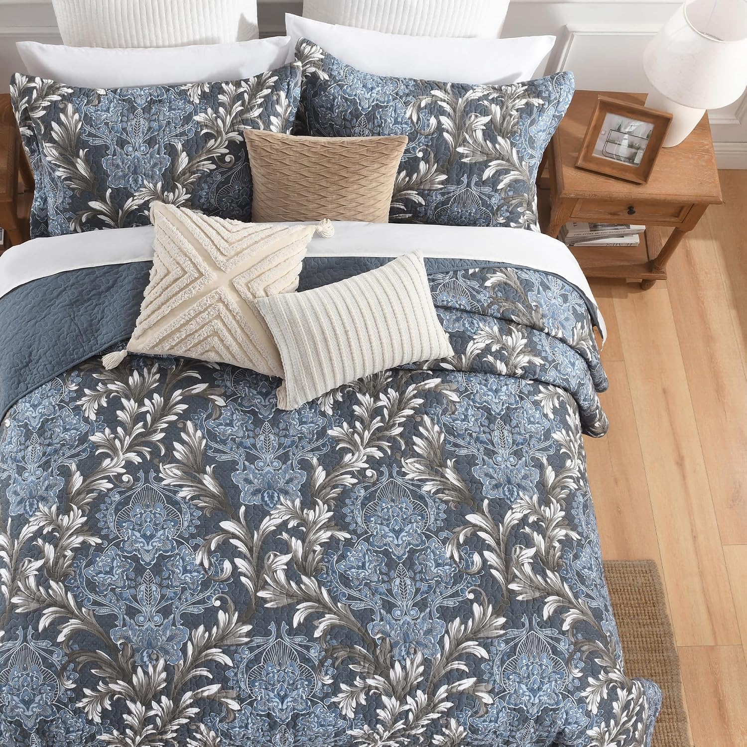 King Size Quilt Set - Blue Gray and White Quilt Set King, 100% Cotton Floral Bedspread Set 3 Piece, Traditional Elegant Lightweight Comforter, Reversible Quilt Bedding Set for All Season